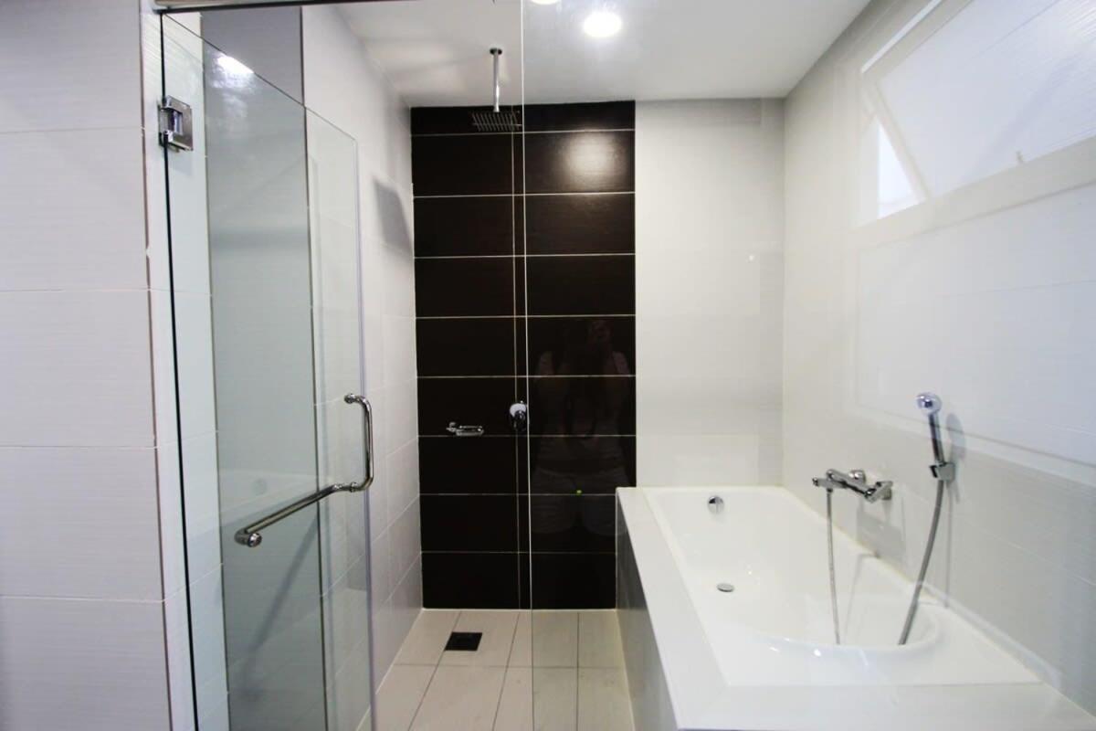 Cozy, High-Floor 2Br Apt Near Legoland Apartman Nusajaya  Kültér fotó
